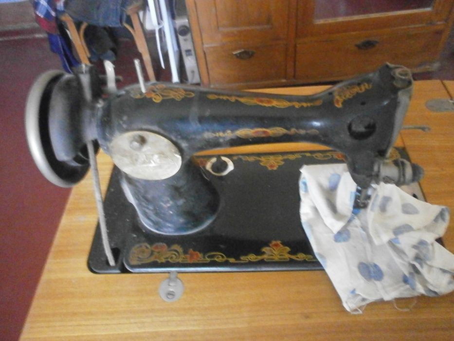 швейная машинка со столом
