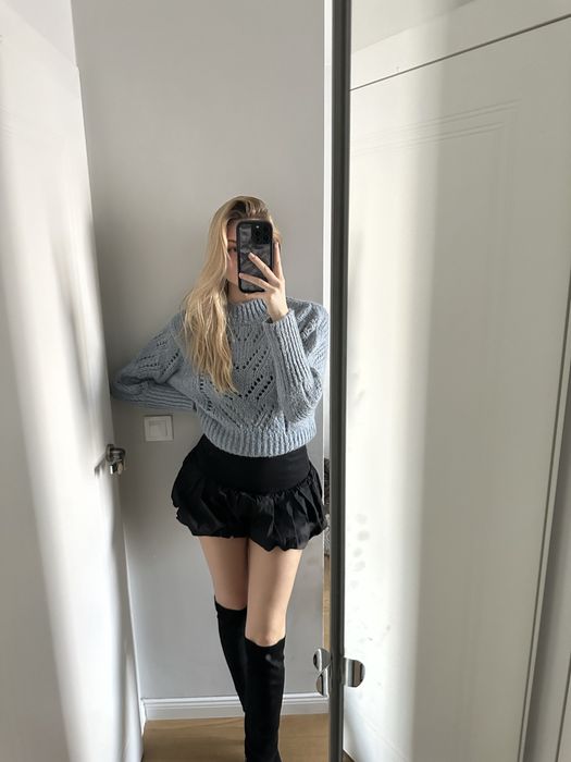 Jasnoniebieski sweter z zary