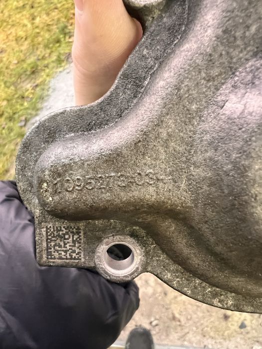 Кришка резольвера мотора Tesla Model 3