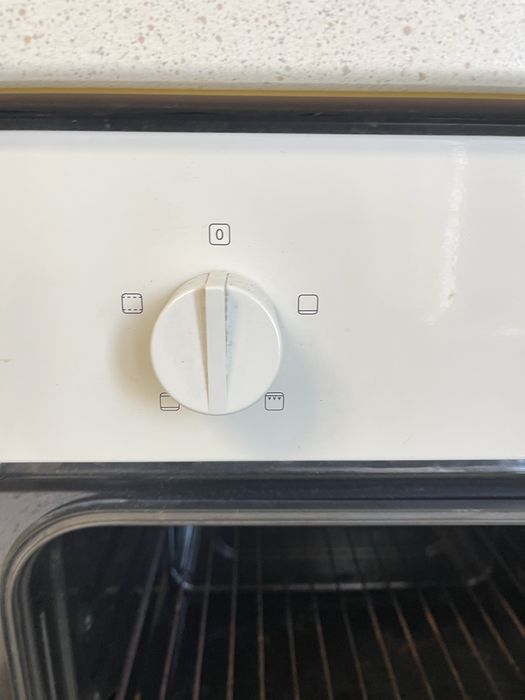 Placa a gas e forno eletrico a funcionar bem 80uros
