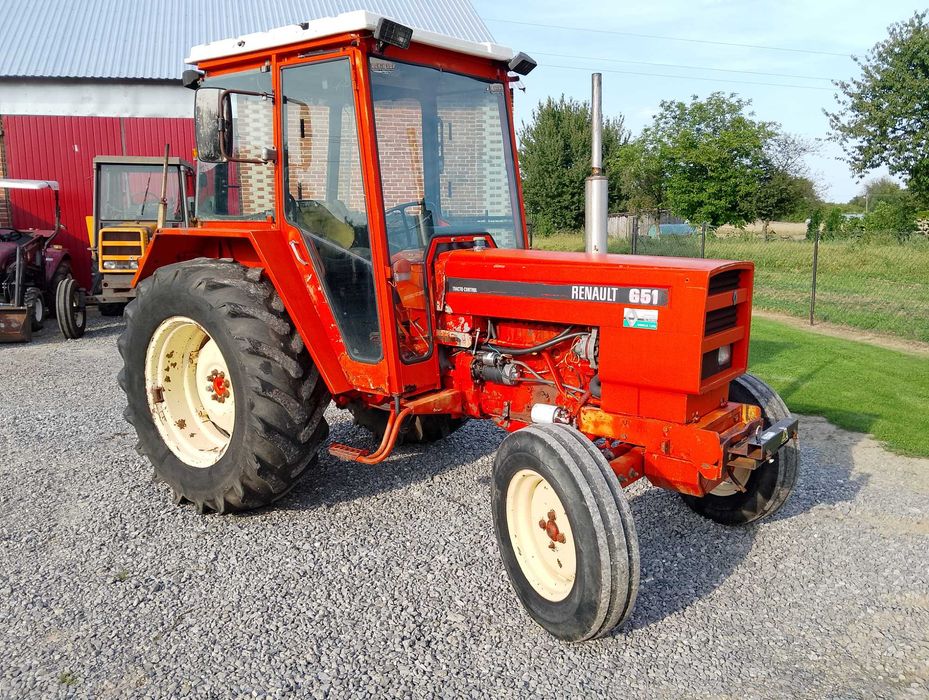 Renault 651 nie MF, Landini