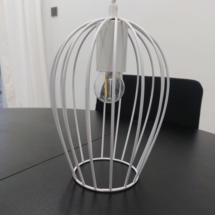 Lampa loftowa biała druciana