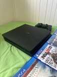 ps4 875gb z padem + 4 gry