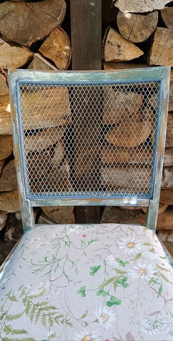 Krzesło po renowacji ( w sprzedaży 2 sztuki)