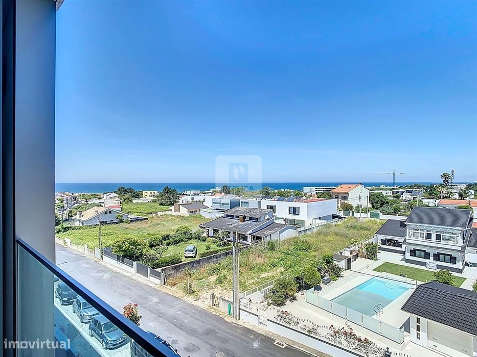 T1 Novo | Varanda 11m2 | Box 2 carros | Piscina Aquecida em Gaia