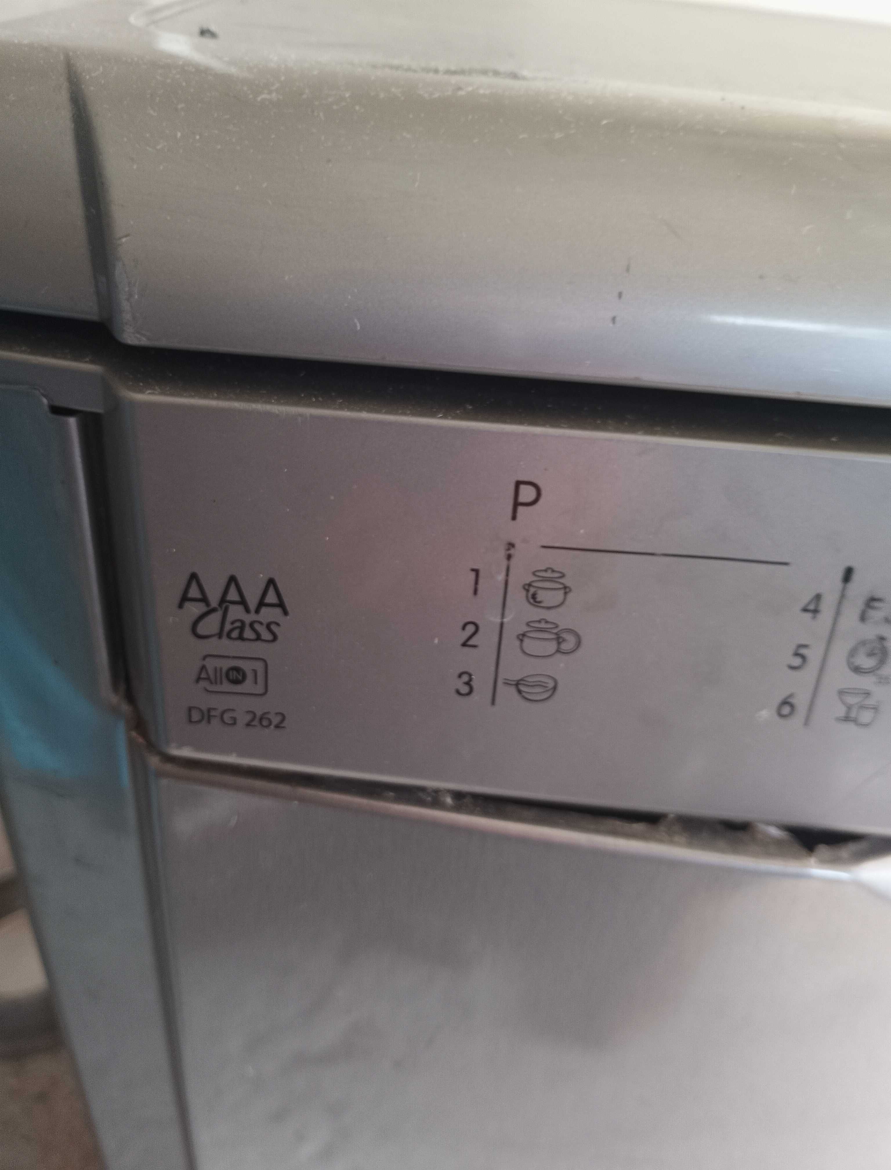 Maquina lavar peças Indesit DFG 262