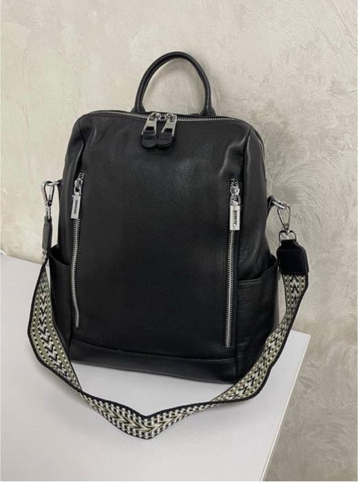 Жіночий шкіряний рюкзак в кольорах