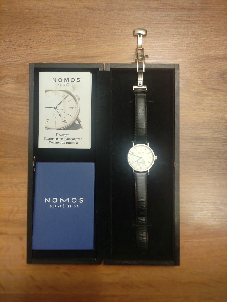 Часы Nomos Tangente Sport Datum