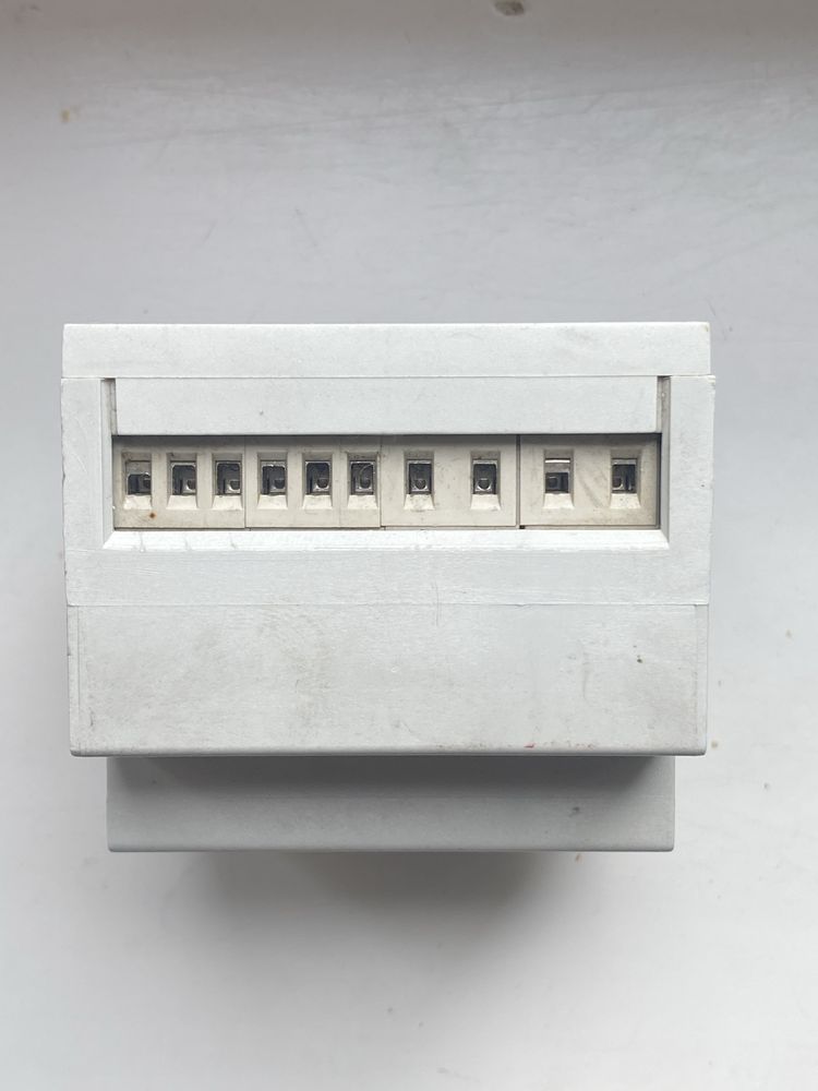 SCHNEIDER model PM9C Analizator/miernik  sieci  - Zdemontowany Sprawny