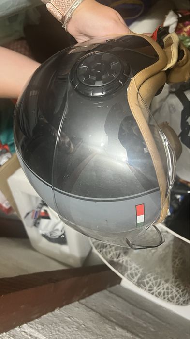 Capacete aberto preto