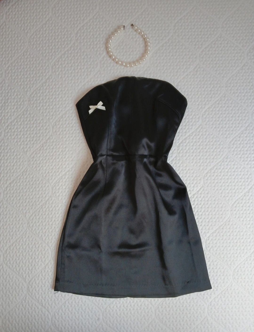Satynowa krótka czarna sukienka mini bandeau tuba elegancka