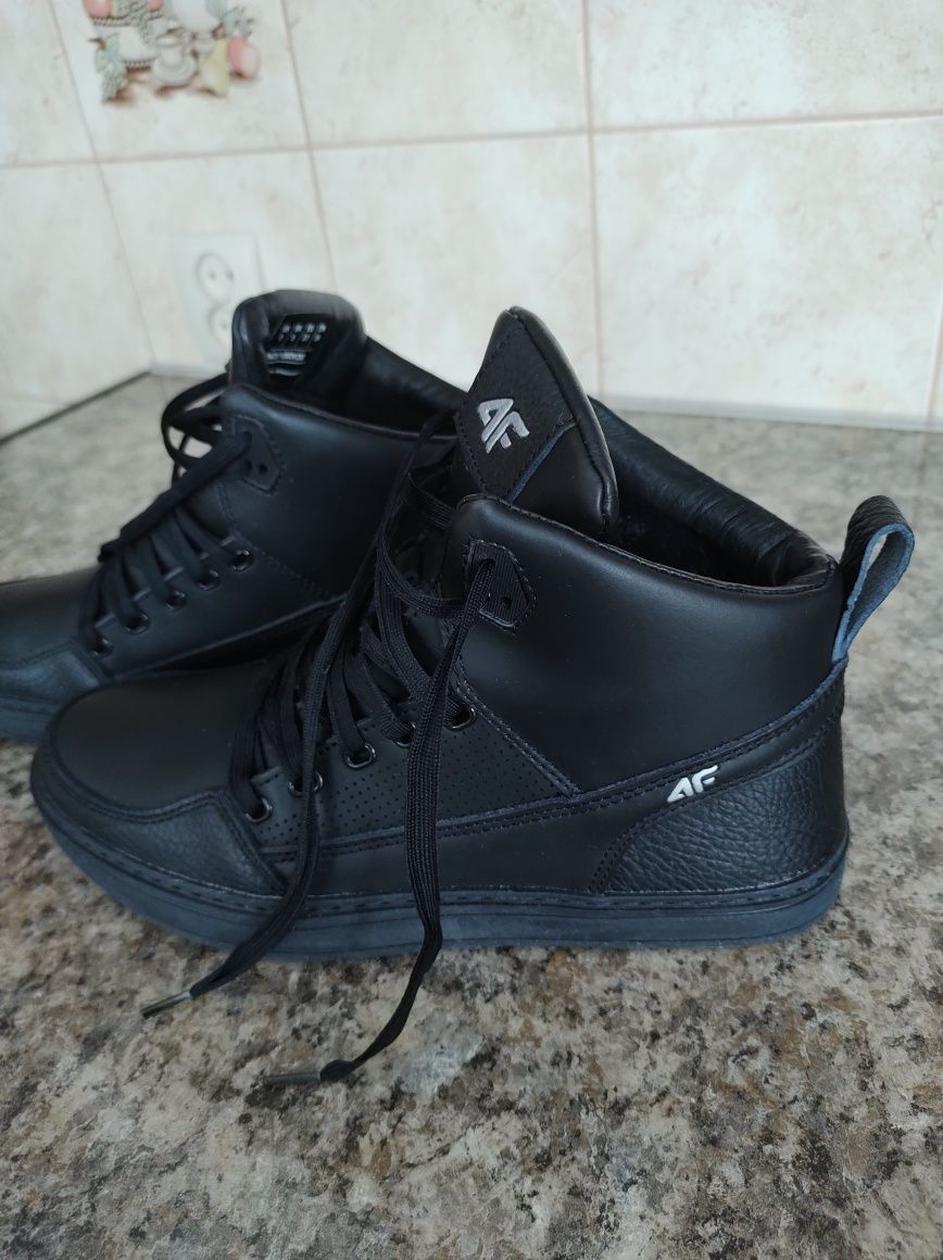 Buty zimowe damskie 4F 37(24cm) Używane jak nowe