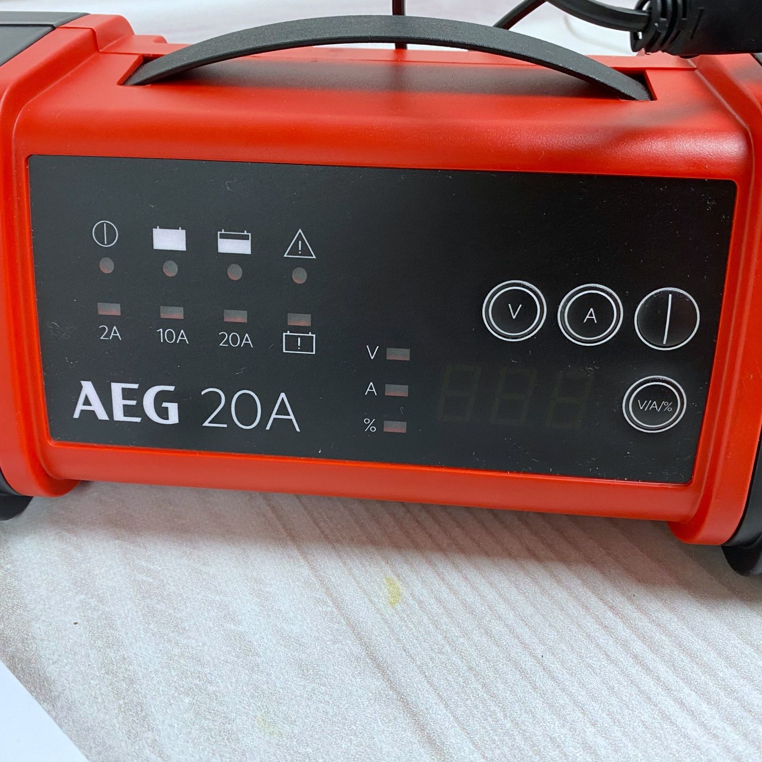 AEG 97025 20А Germany! Професійний зарядний пристрій для акумуляторів