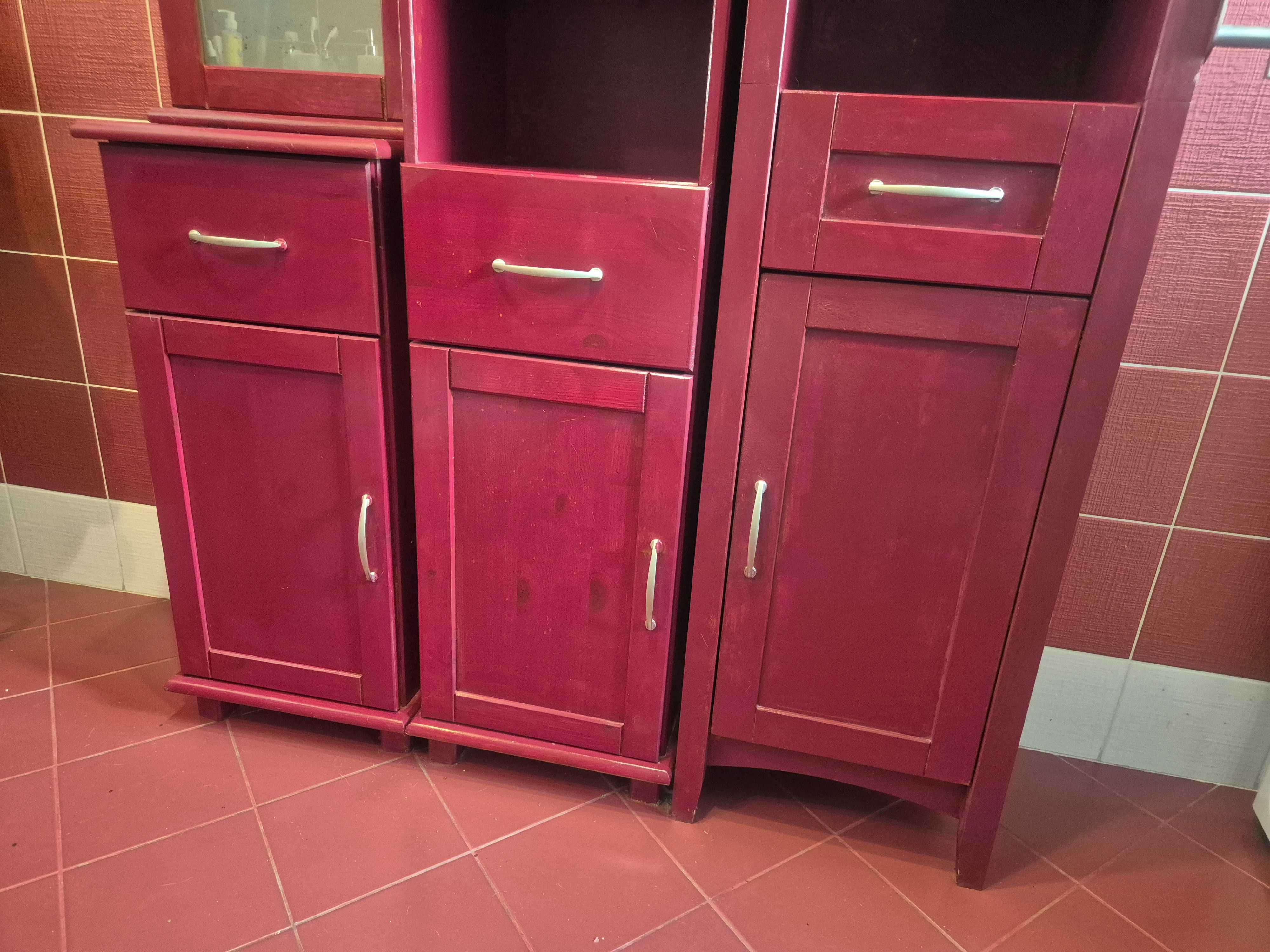 Komplet szafek łazienkowych kolor burgund, bordo
