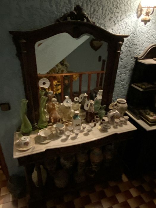 Móvel de Corredor com Espelho e Tampo em Mármore