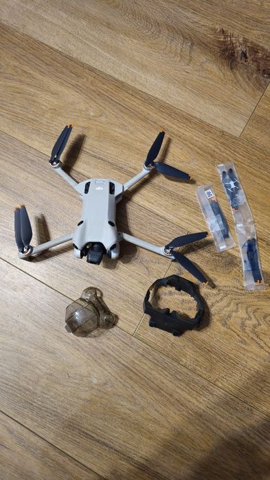 DJI Mini 4 Pro – idealny stan, 7 baterii, kontroler z ekranem
