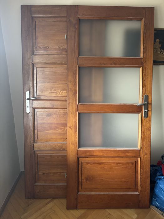 Dzwi drewniane z futrynami