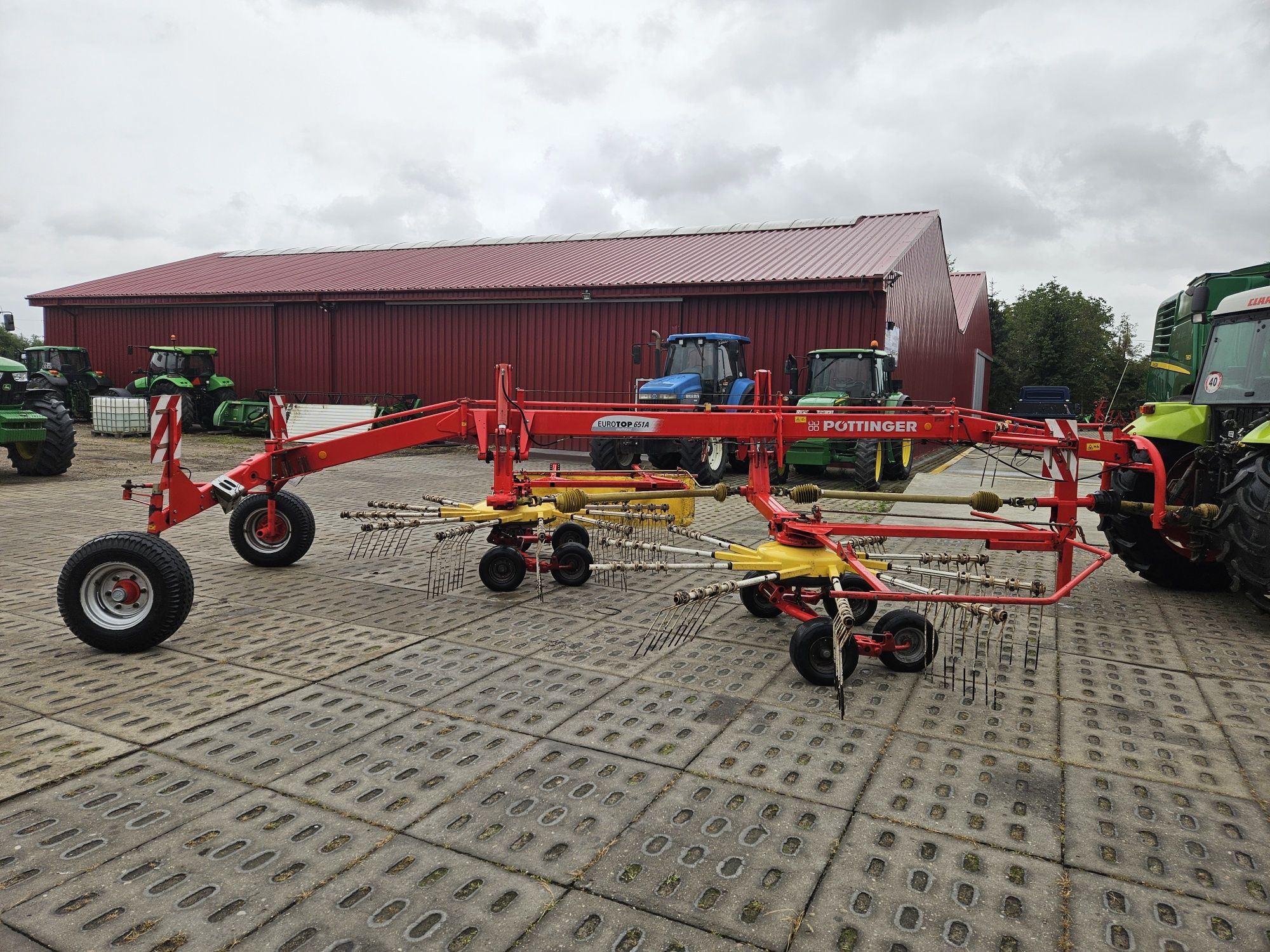 Zgrabiarka pottinger eurotop 651 a 2008 rok idealny stan claas fella