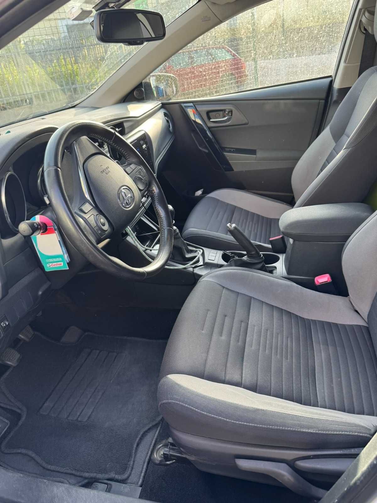 Toyota Auris 1.4D | Fiável, económico e completo | Motor impecável