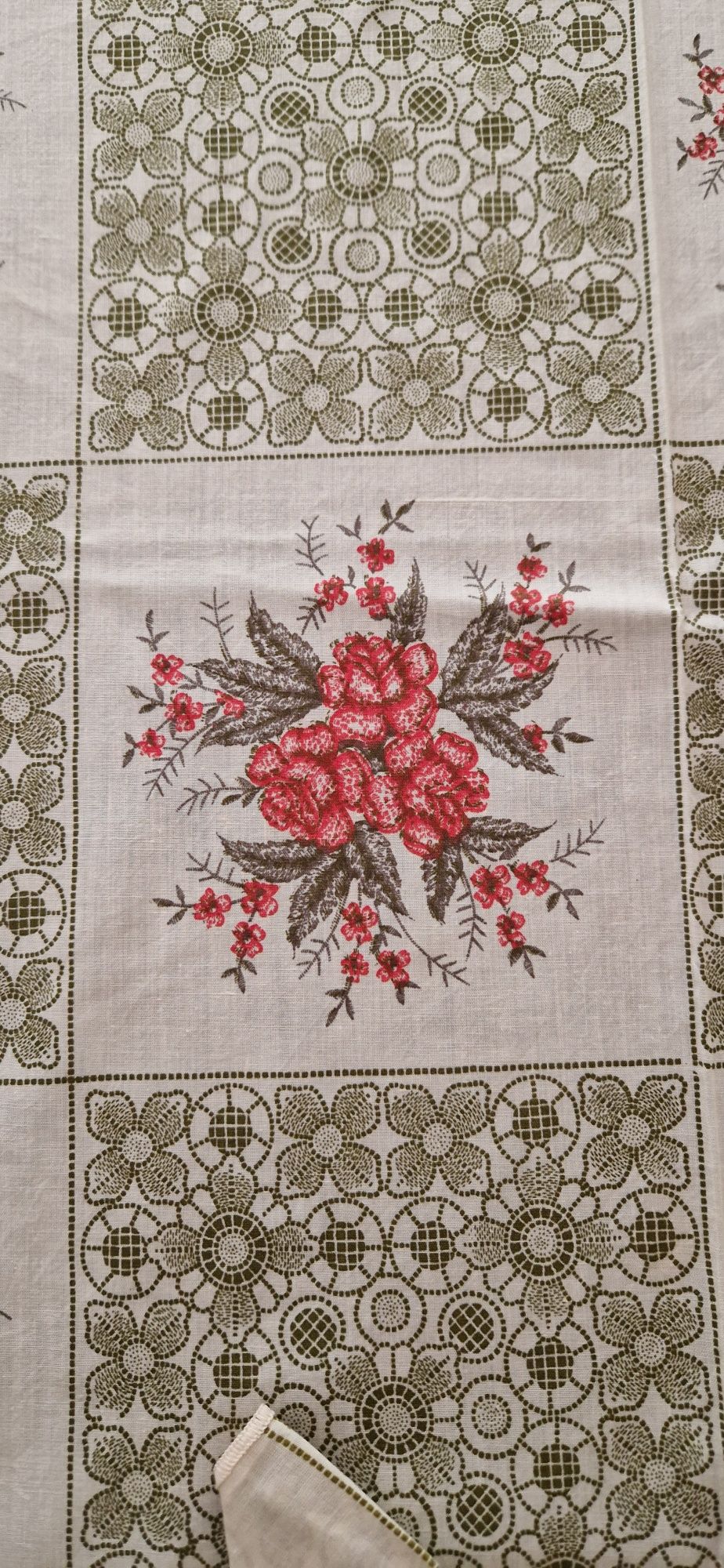 Toalha de Mesa com motivos florais