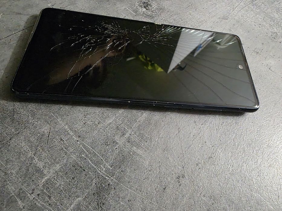 Samsung Galaxy S20 FE 5G/128GB – pęknięty wyświetlacz – sprawny, OKAZJ