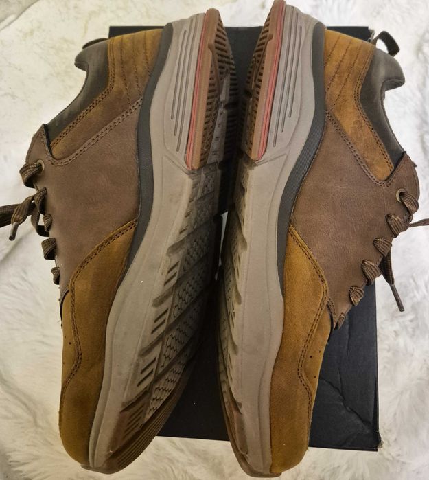 Комфортні кросівки Skechers Benago-Treno Америка