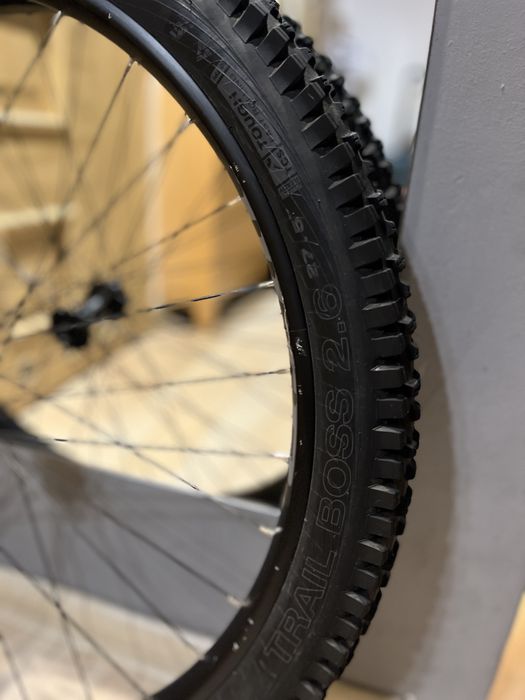 Koło MTB/ENDURO Przód - kompletne z oponą bezdetkową!