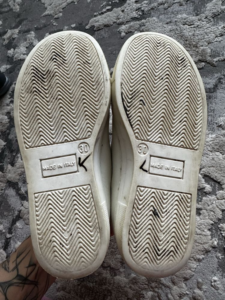 Шкіряні оригінальні кросівки Valentino
