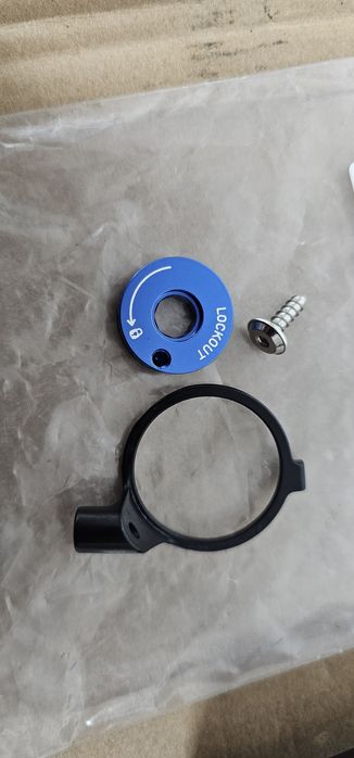 Tłumik amortyzatora Rock shox Recon Silver.