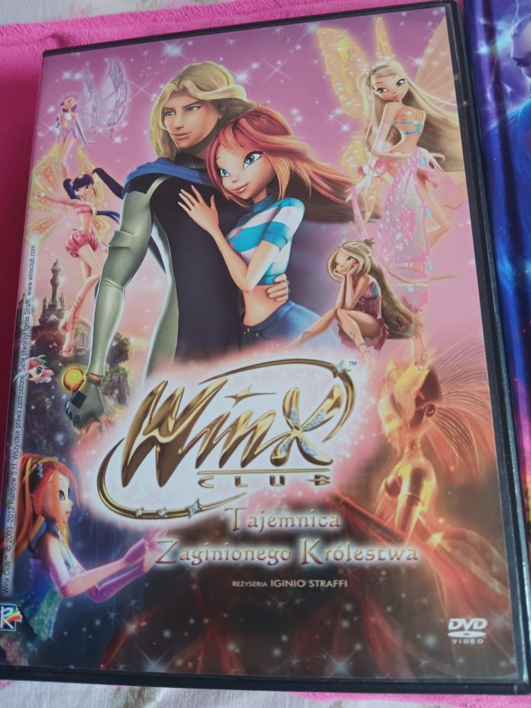 Dwie płyty Winx jedna dodatkowo  w książeczce z ilustracja