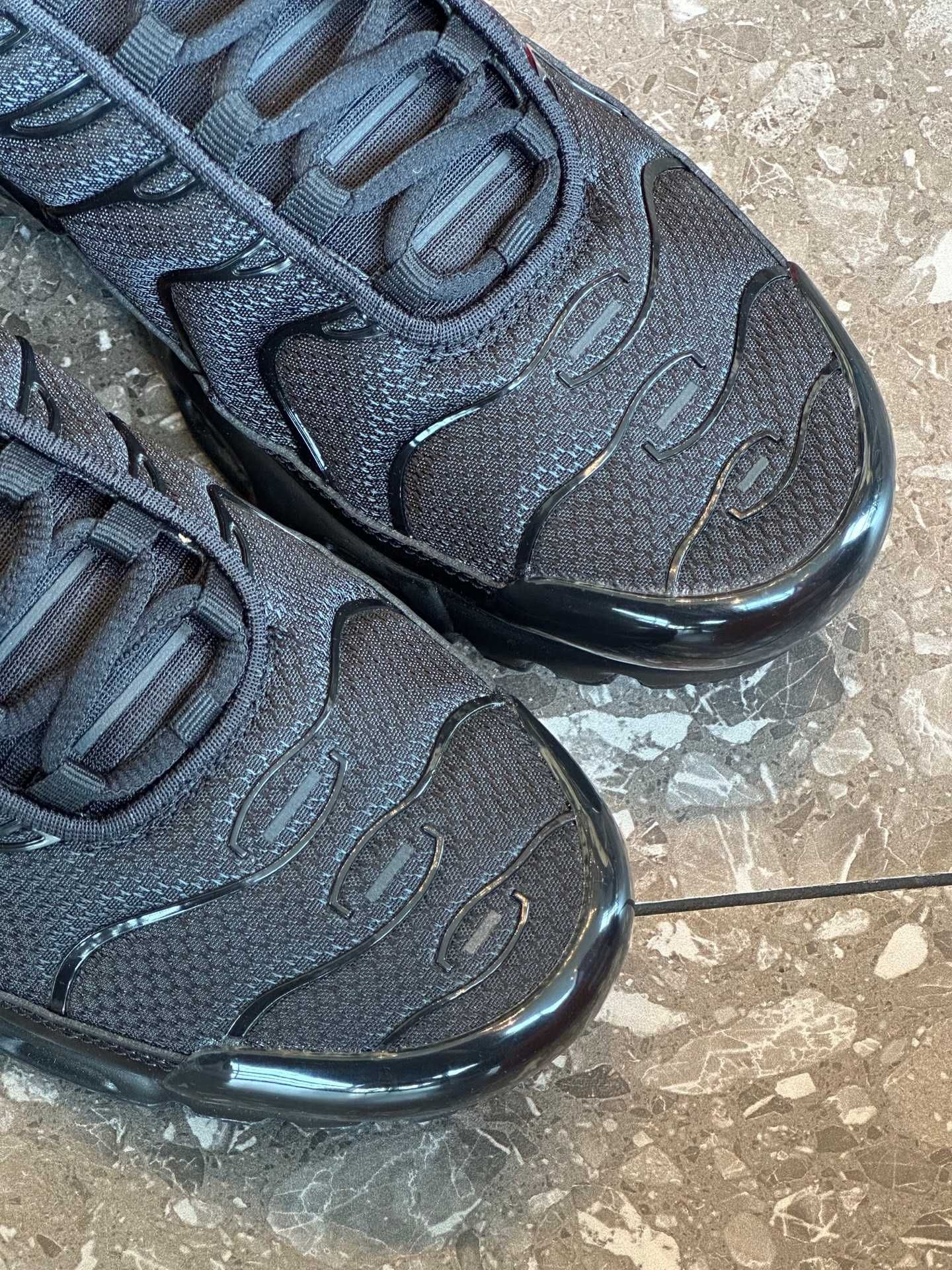 Nike Air Max Plus czarne oryginalne unisexTrampki R39