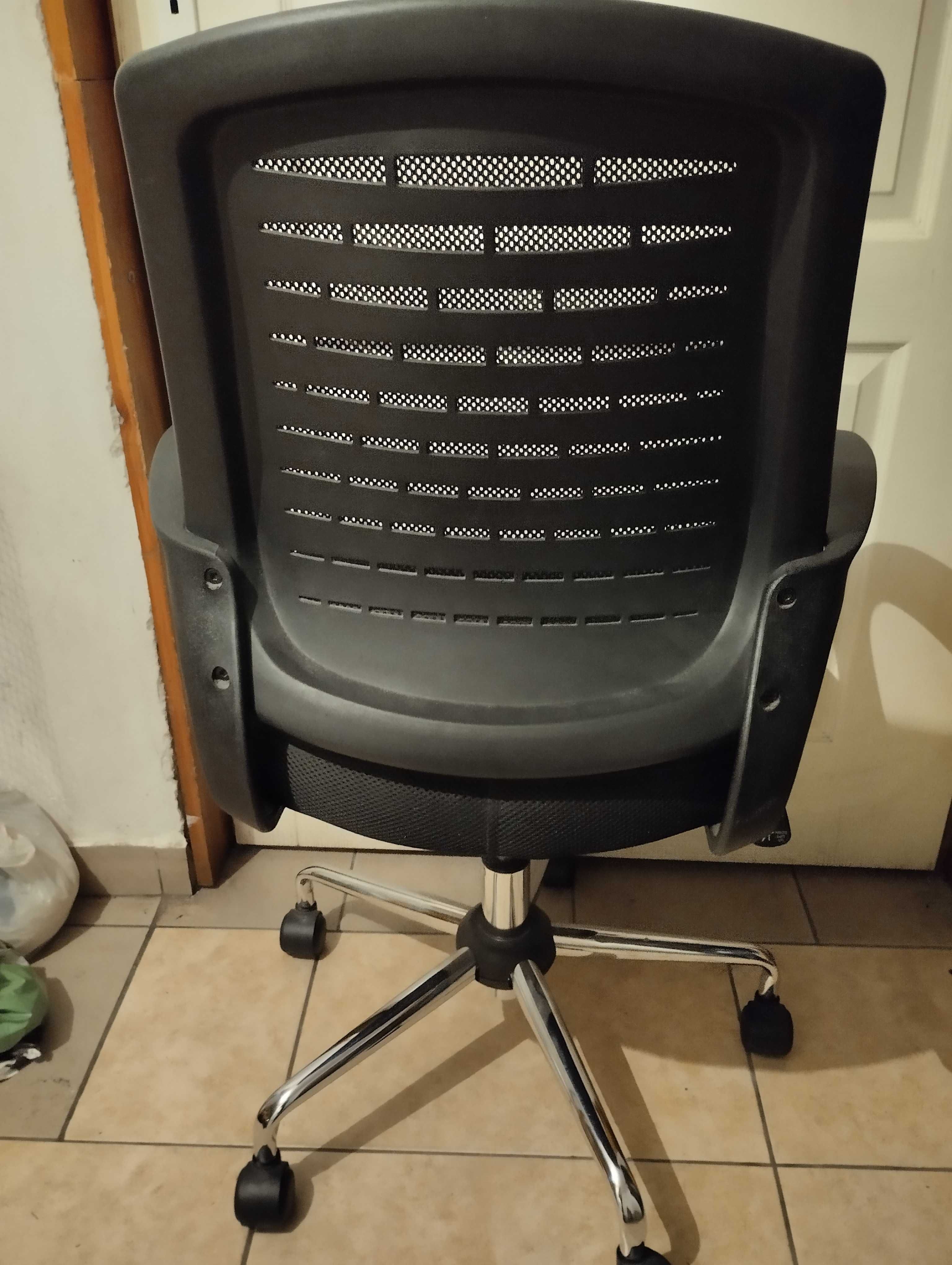 Sprzedam biurko z krzesłem