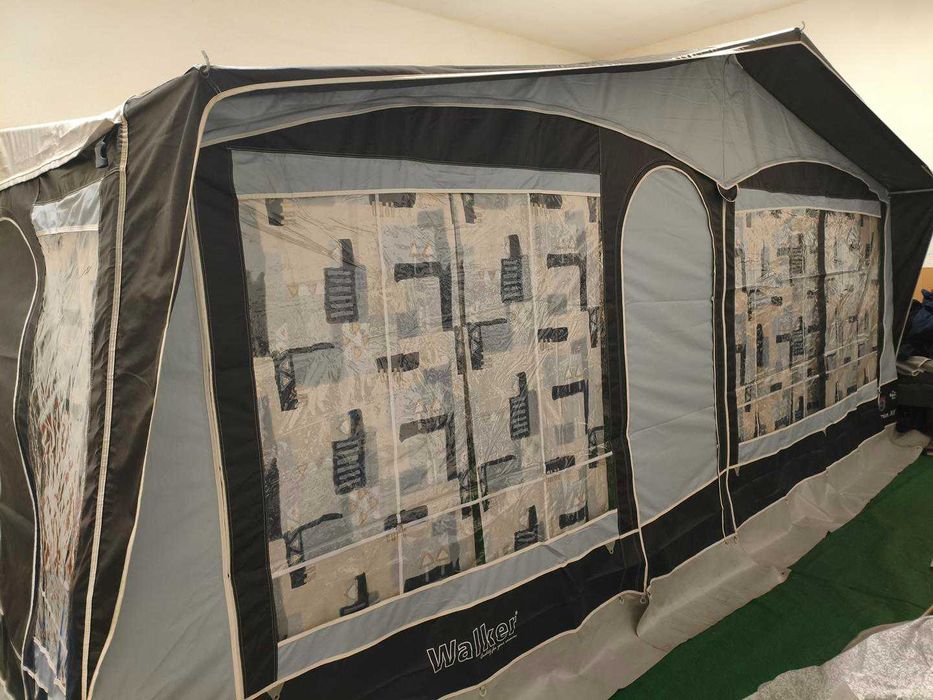 Przedsionek do przyczepy 976 / 1005 cm. 300 cm głęboki