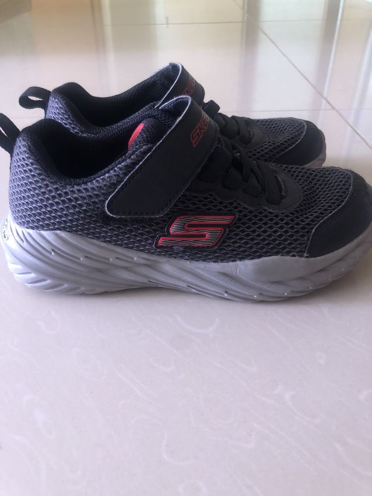 Кроссовки Skechers