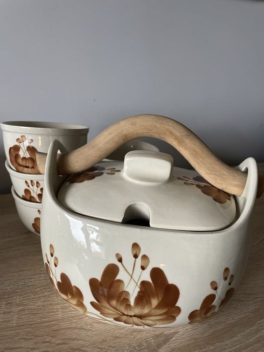 Waza z kokilkami na bogracz, bigos z Wocławka