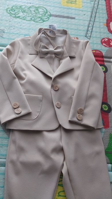 Дитячий костюм Новий в подарунковий упаковці!