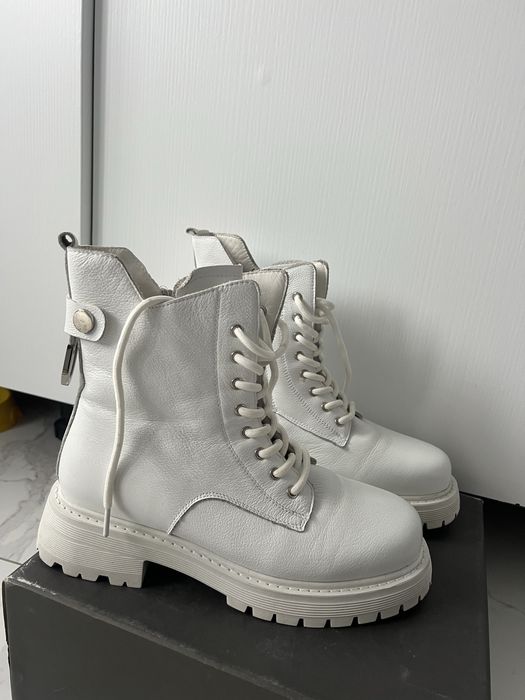 Шкіряні черевики на шнурівці білі vitto rossi  чоботи зими 40