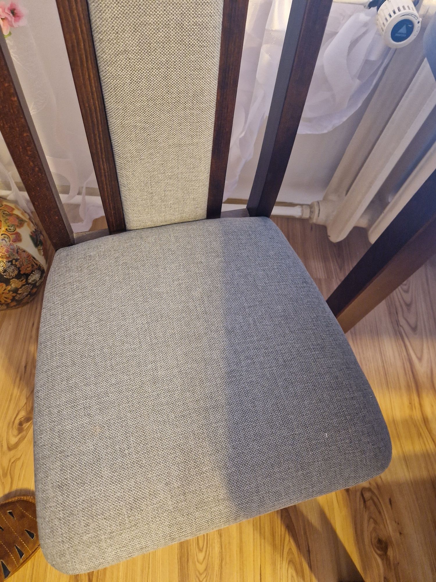 Stół rozkładany + 6 krzeseł (140/160 × 80cm)