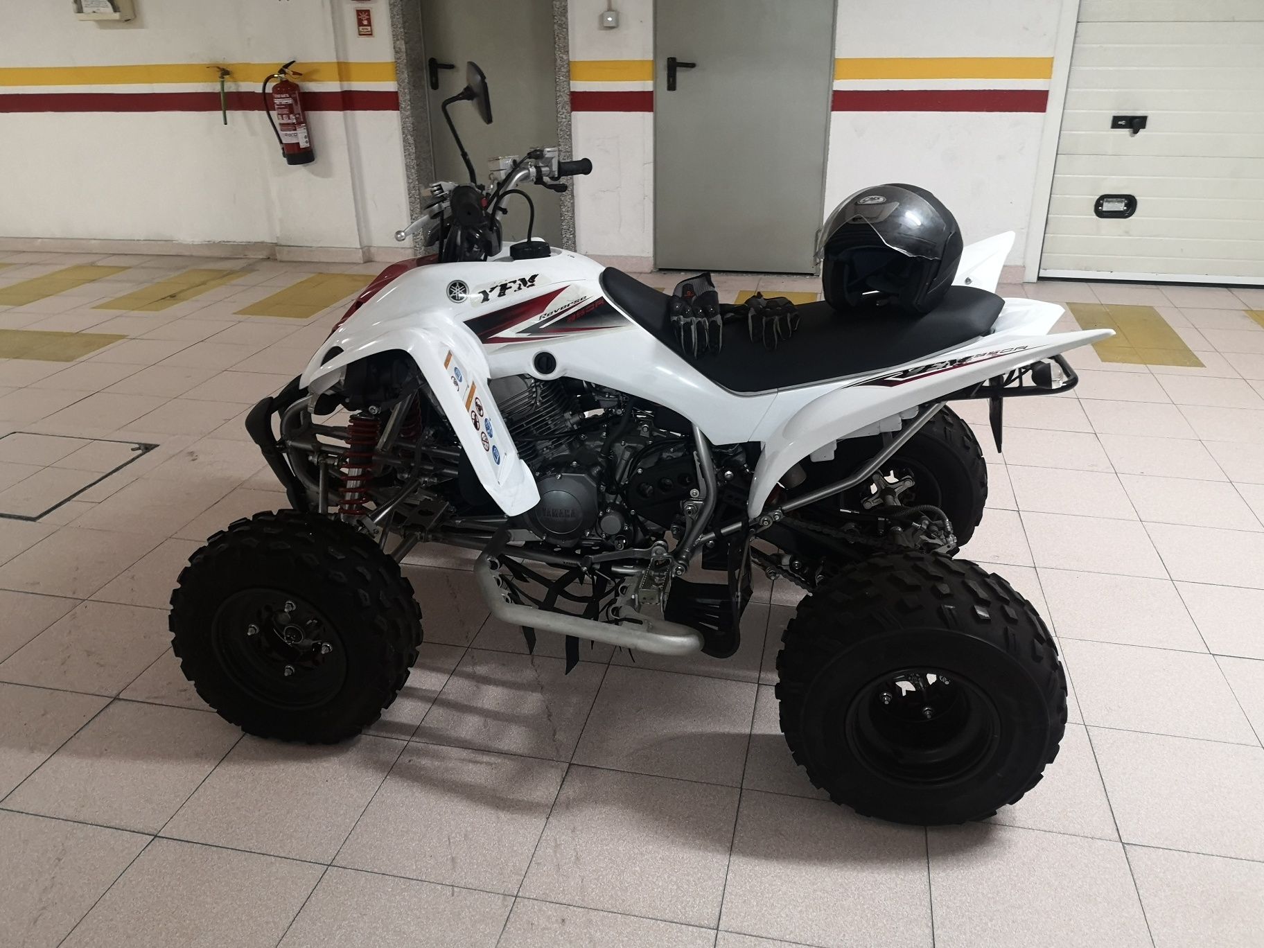 Moto4 Yamaha Raptor 350 (Como nova)