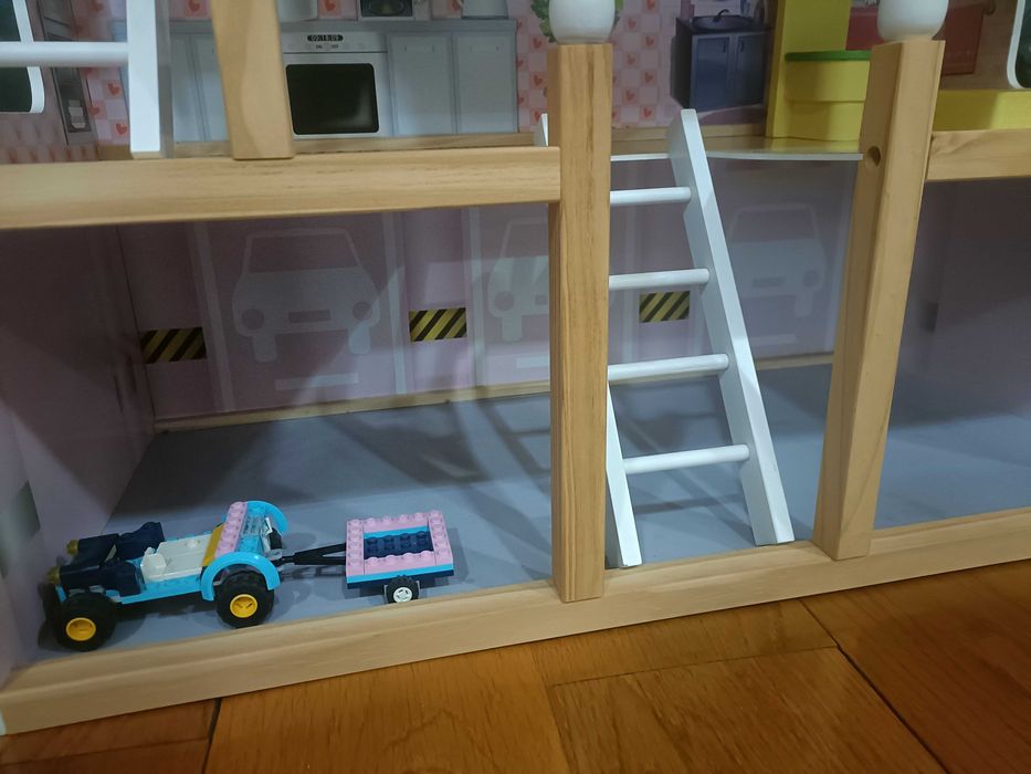 Casinha de madeira para brincar com acessórios