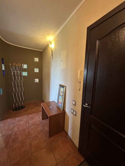 Велика 2к.квартира 62м, с видом на парк, 7/9