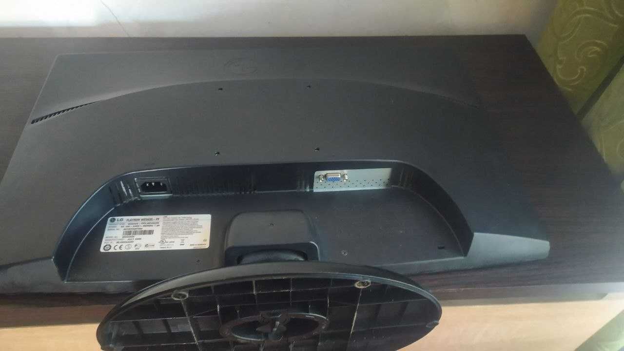 Монитор LG w2343s (24 дюйма)