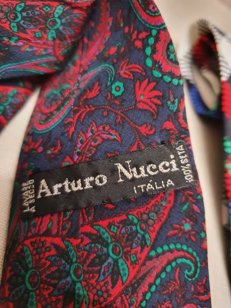 Lindas gravatas boa qualidade