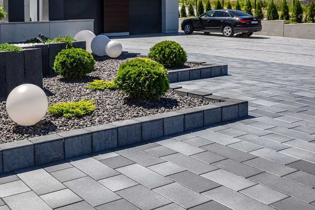 Układanie kostki brukowej – solidnie i z doświadczeniem