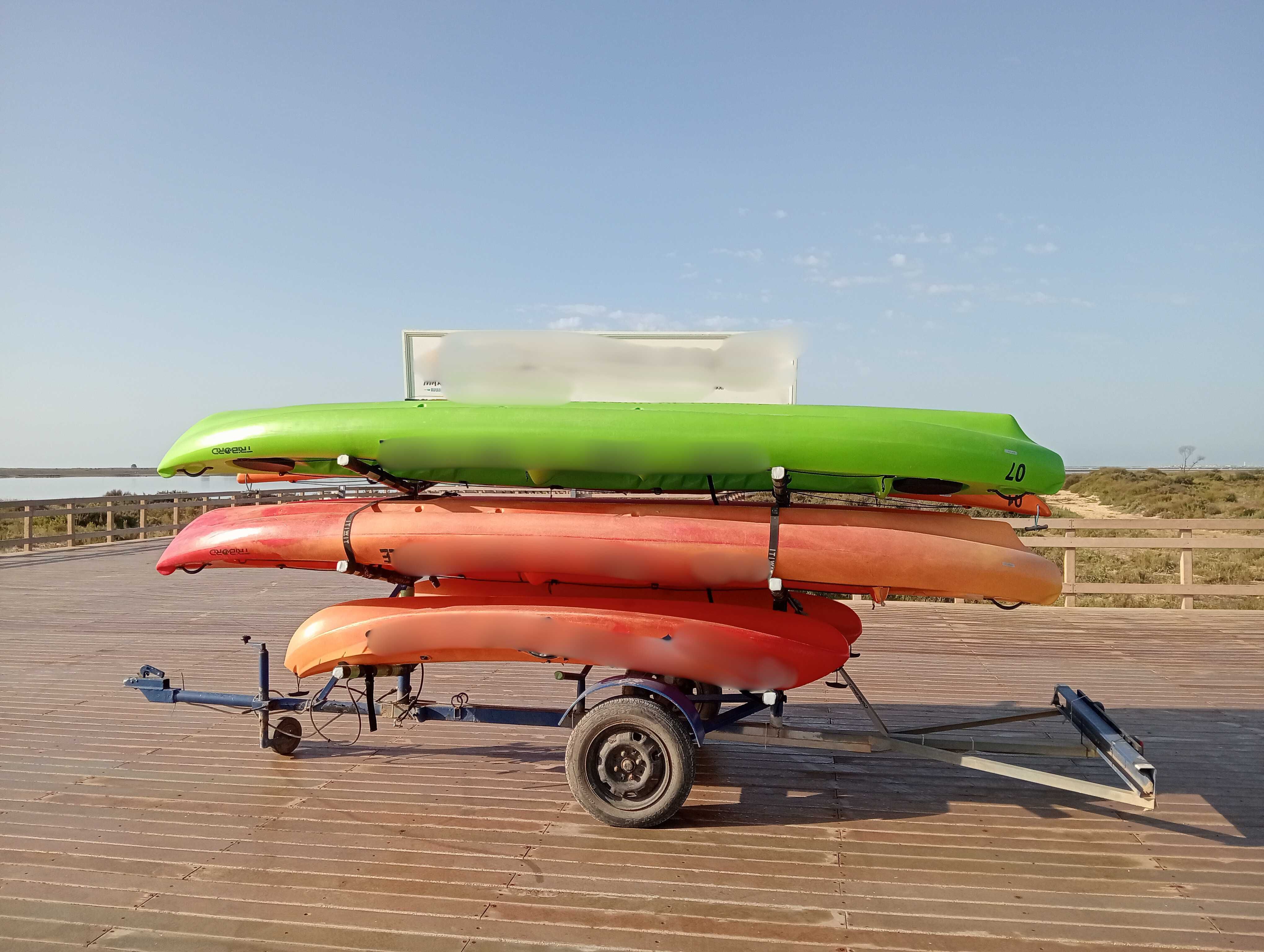 Kayaks + atrelado