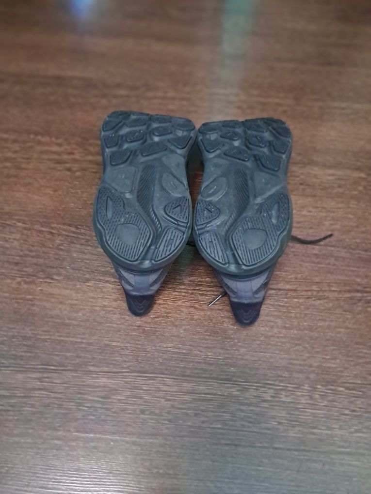 Кросівки і Hoka Clifton 9wide. Р 44 2/3 28.5см