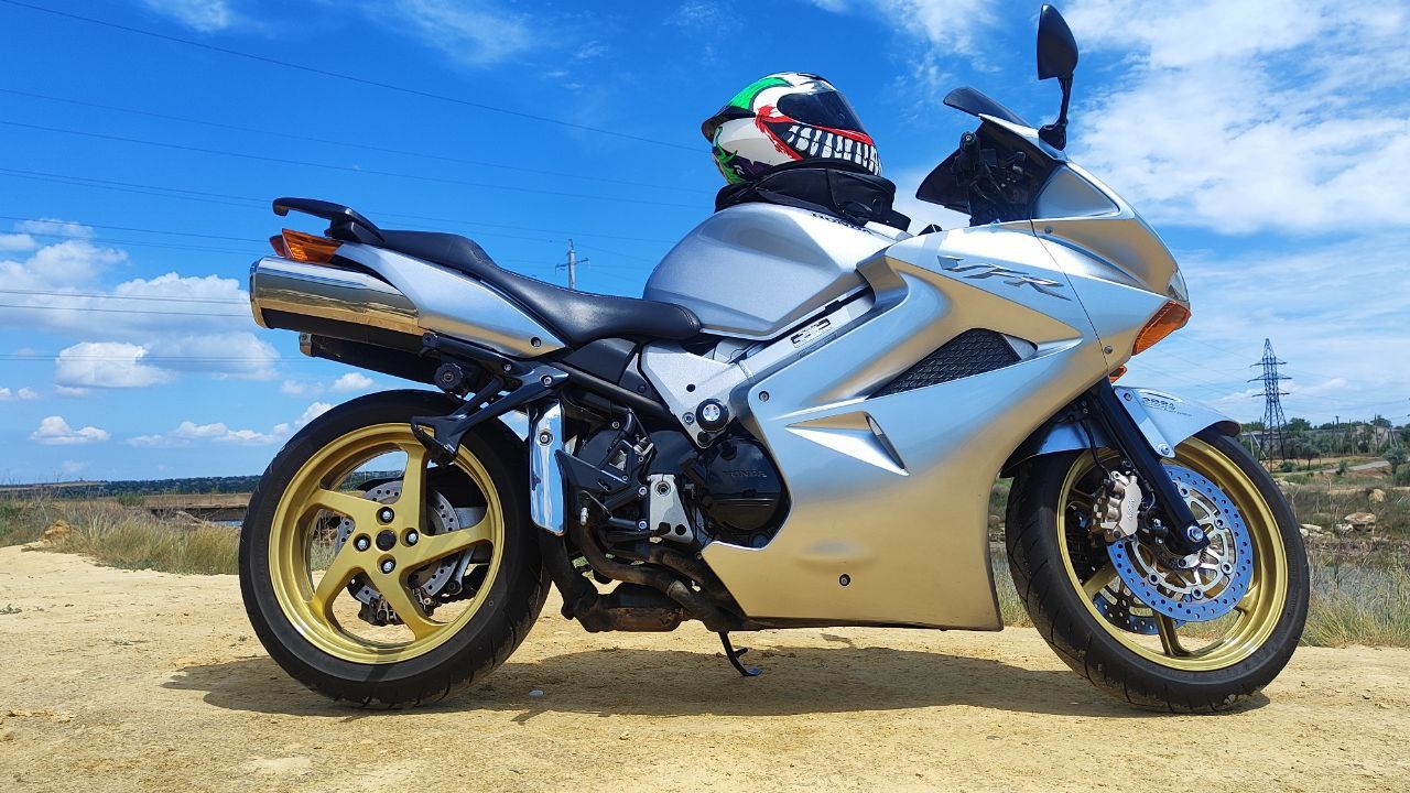 Honda vfr800 abs