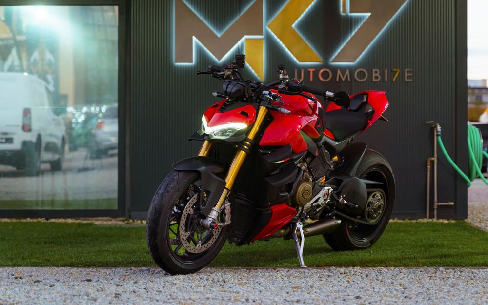 Ducati Streetfighter V4S