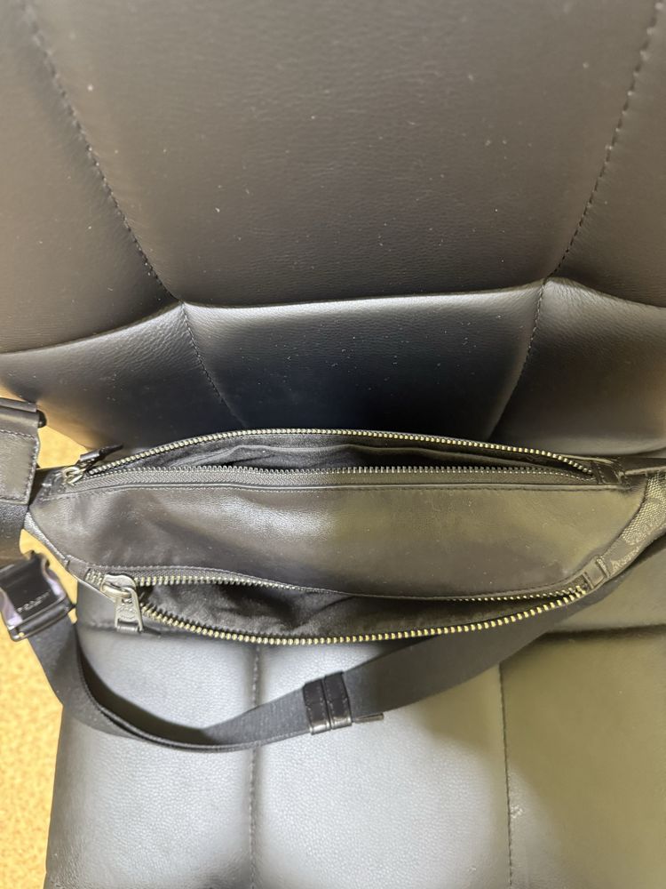 Чоловіча шкіряна бананка сумка COACH оригінал