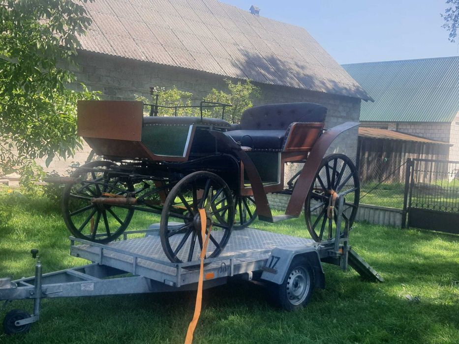 Koła do bryczki drewniane okute z osiami komplet